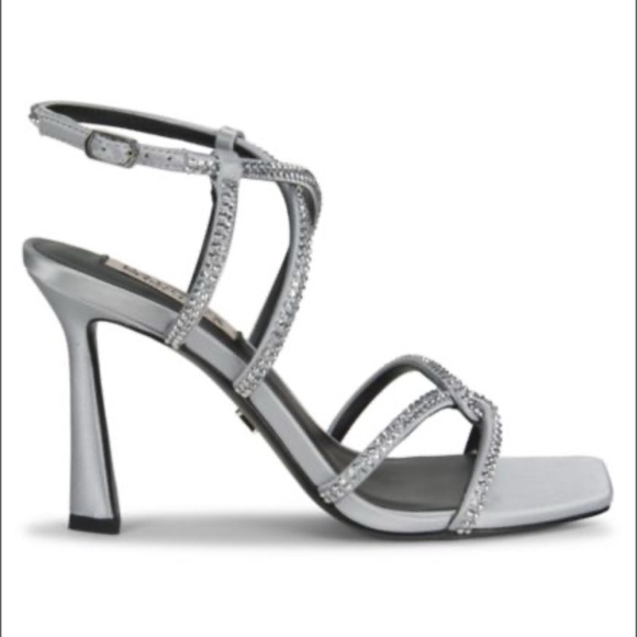 Badgley Mischka Silver Rhinestone Jeweled Sandals 🆕 Size 8 💎🦋💧💦 - Picture 1 of 5